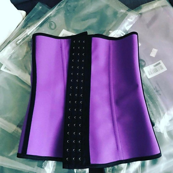 100% Latex waist trainer - Picture 4 of 8